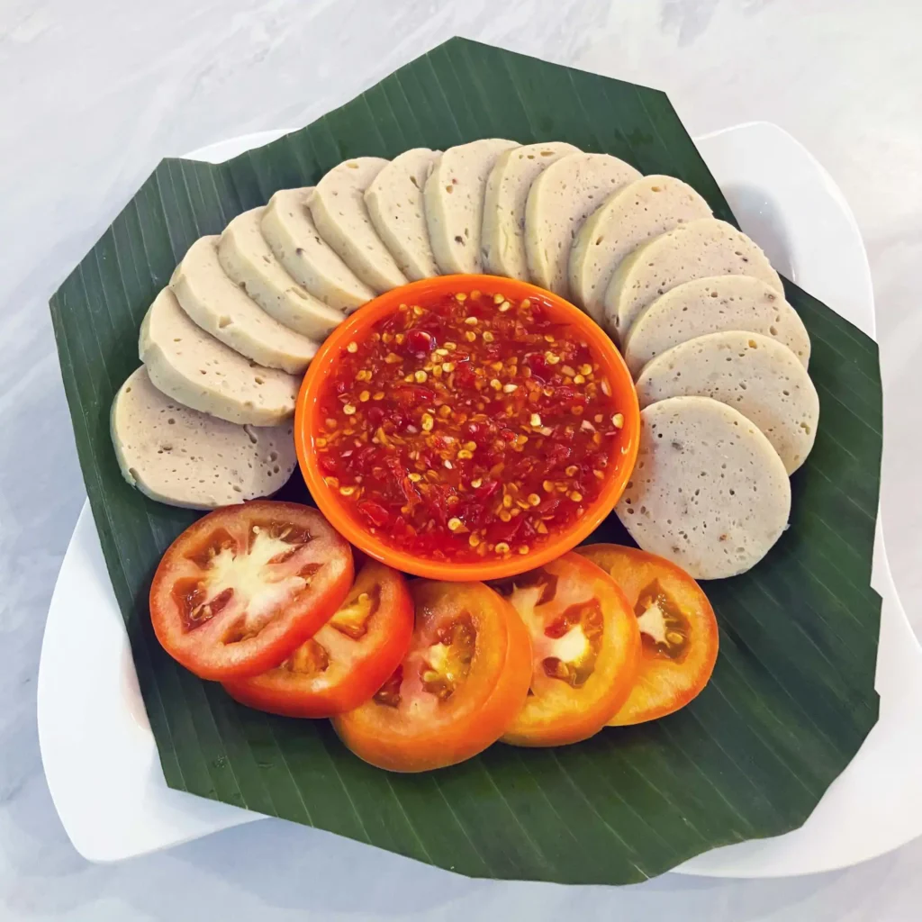 Steamed Pork Sausage with Dipping Sauce (Moo Yor Lua Jjim) 1 S__22560794 (WebH)