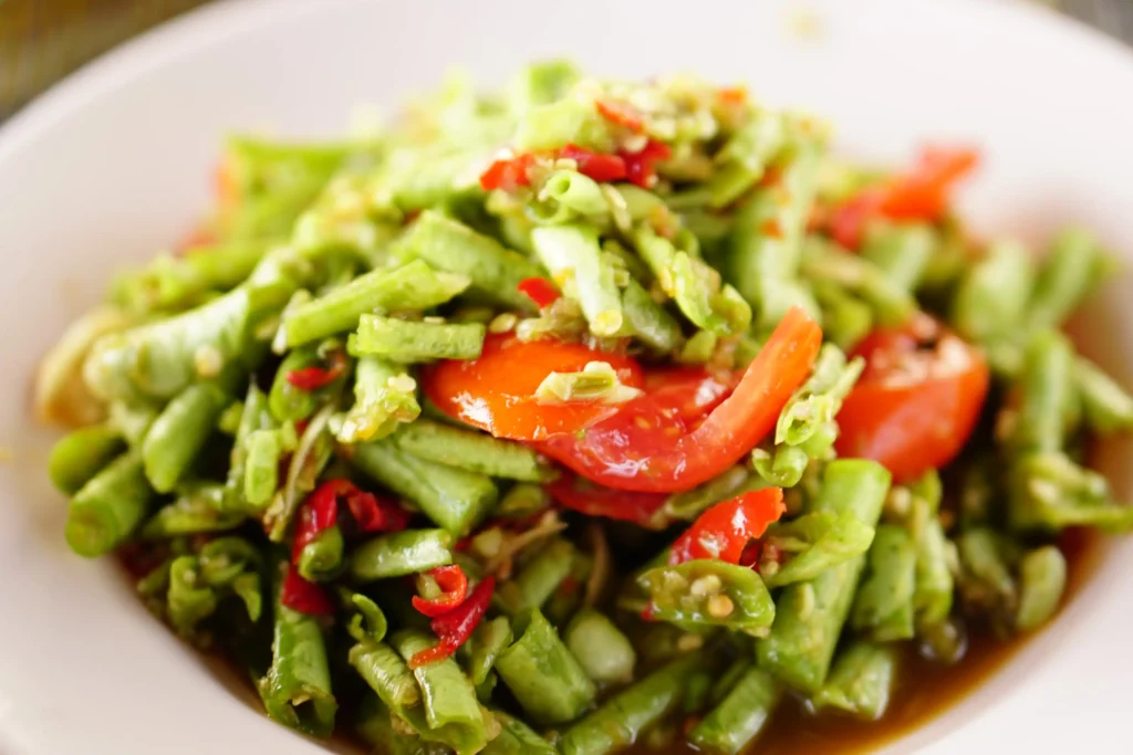 long-bean-som-tum (Web H)
