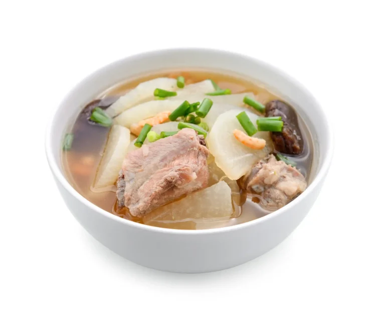 soup-radish-with-pork-serve-bowl-thai-food-isolated-white-background (Web H)