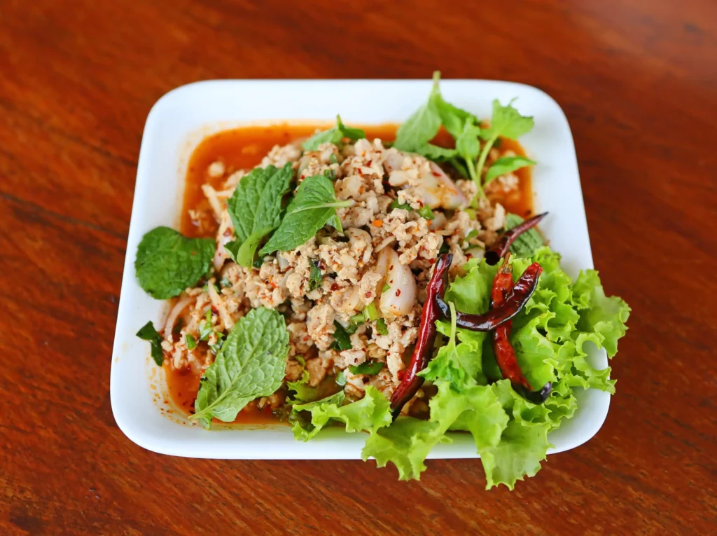 Laab 1 spicy-minced-pork-salad-thai-food (Web H)