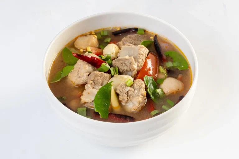 spicy-spare-rib-pork-straw-mushroomfiery-pork-ribs-broth-white-bowlasian-food (Web H)